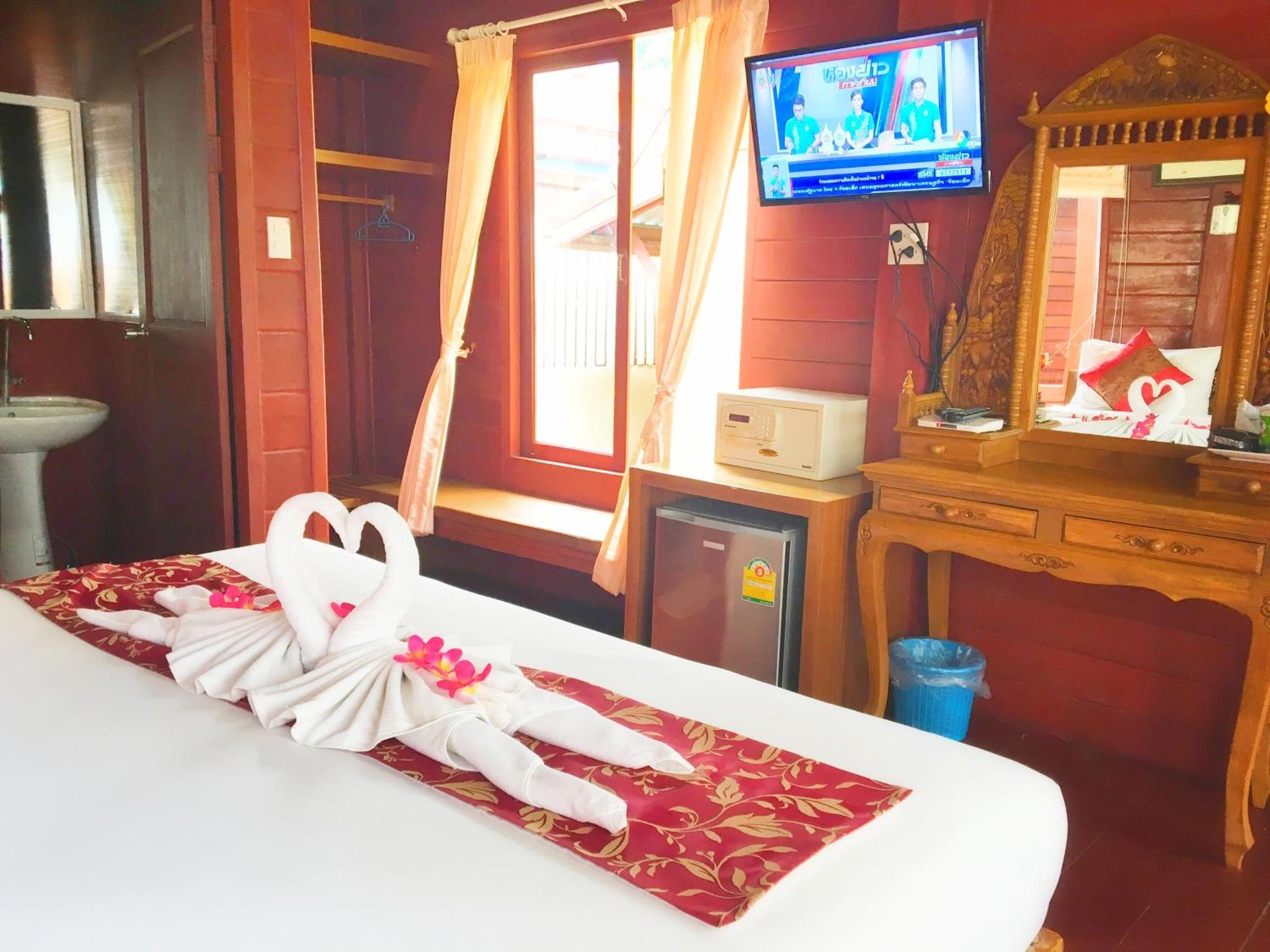 Phi Phi Maiyada Resort Экстерьер фото